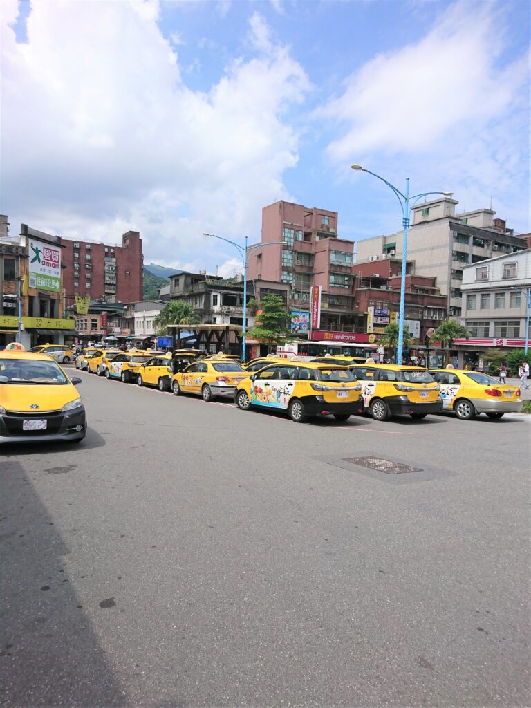 瑞芳駅前のタクシー