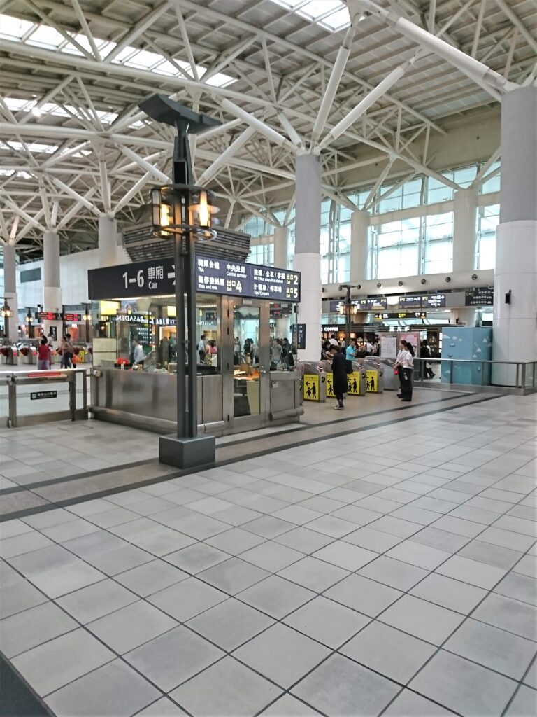 綺麗な高鉄左営駅